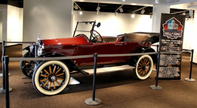 1920Hupmobile_01_2500-700x386.jpg